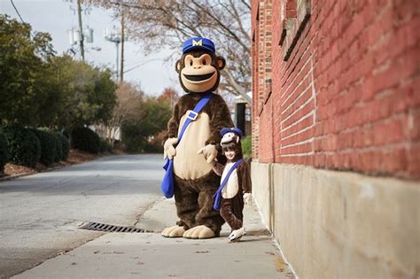 Mascot Walking: The Perfect Outdoor Activity for Pet Owners